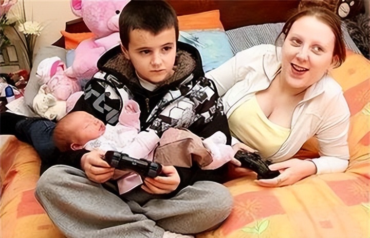 格鲁吉亚助孕合法中介_加利普·奥兹特克 格鲁吉亚 代孕