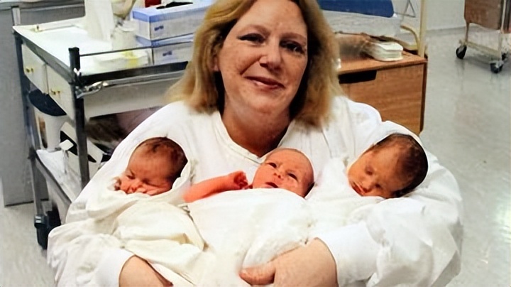 格鲁吉亚助孕合法中介_加利普·奥兹特克 格鲁吉亚 代孕